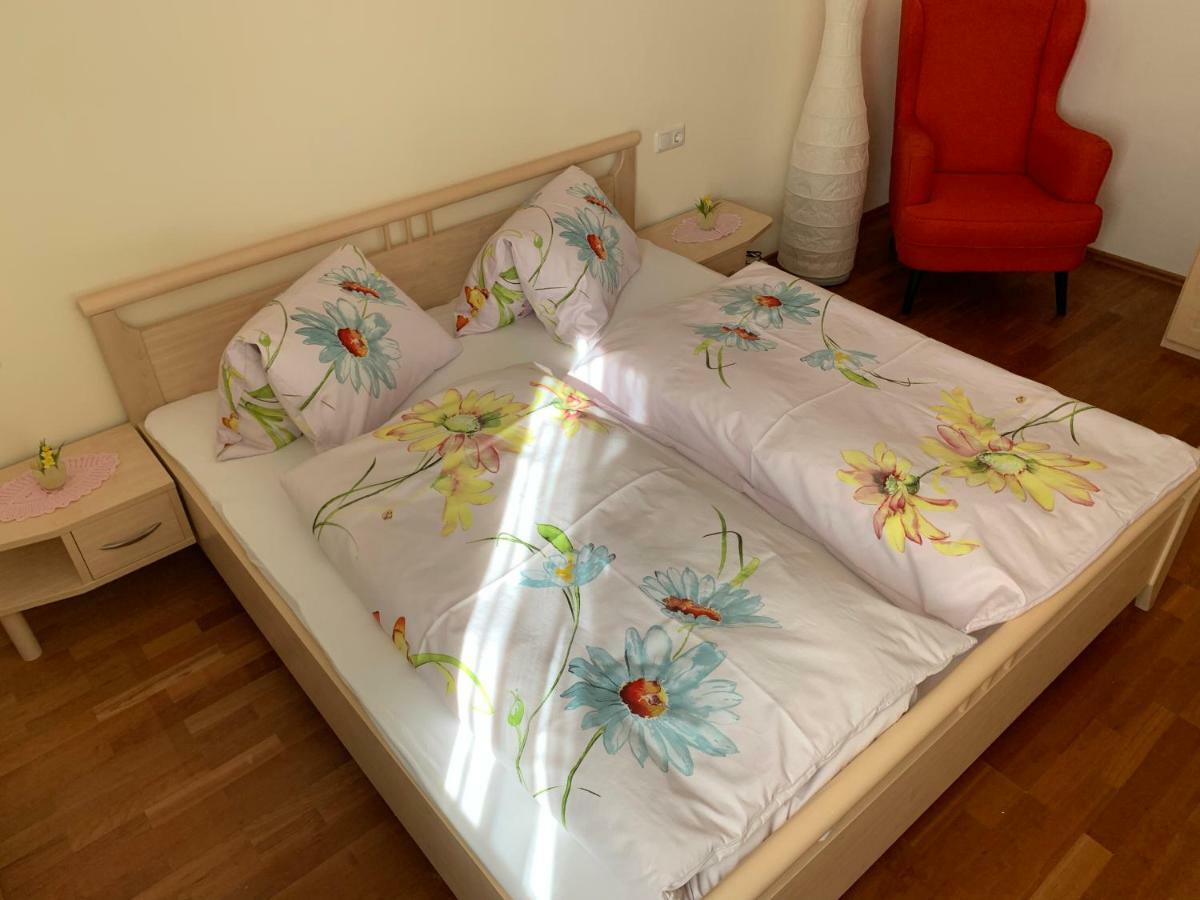 Haus Helga Apartment Lienz Bagian luar foto